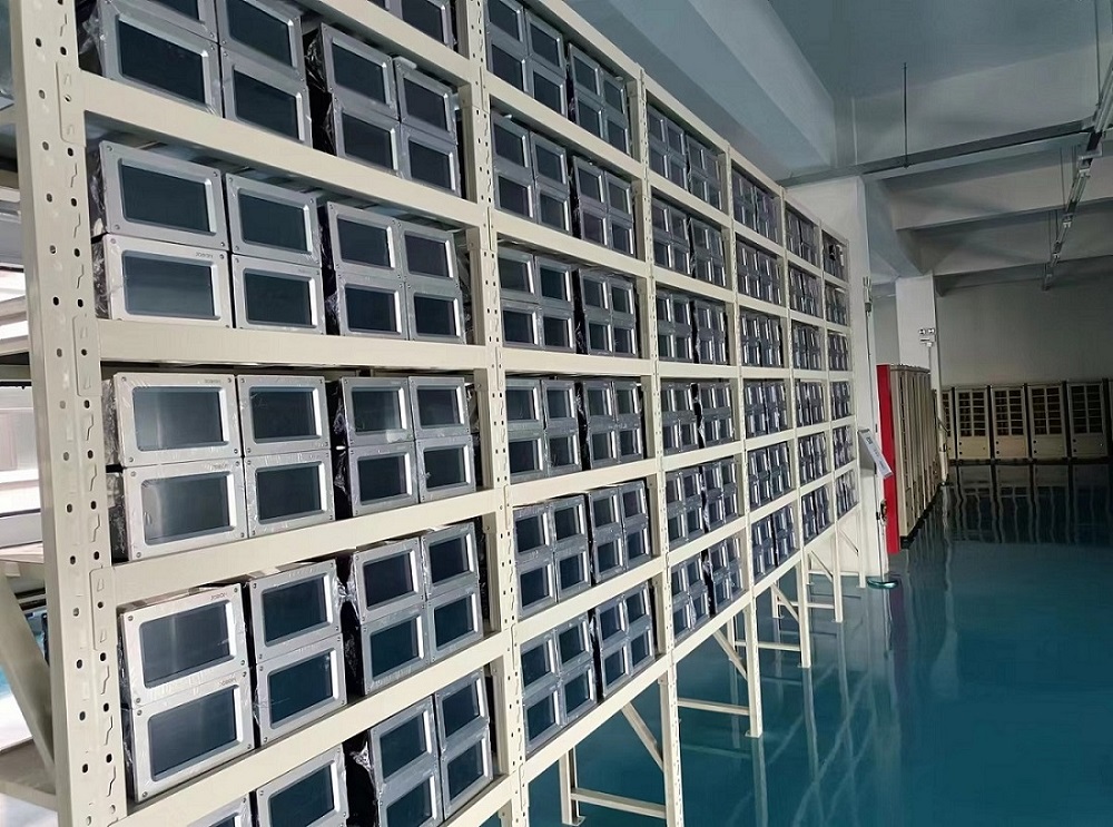 中邦倉庫充足的噴涂機庫存，滿足快速大批量銷售發(fā)貨的需求